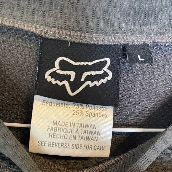 Fox Large Gray with Red Stitching Performance Short Sleeve Top in Size Large - Picture 3 of 6